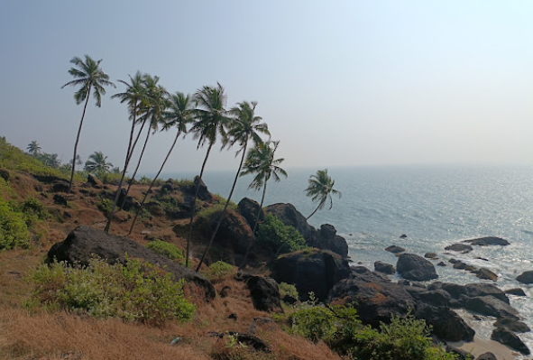 Khavane Beach Rock Point View, 19 Beaches in Malvan You Shouldn’t Miss