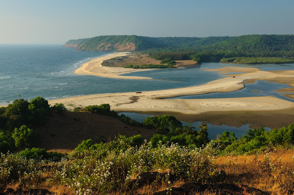 Mochemad Beach, 19 Beaches in Malvan You Shouldn’t Miss